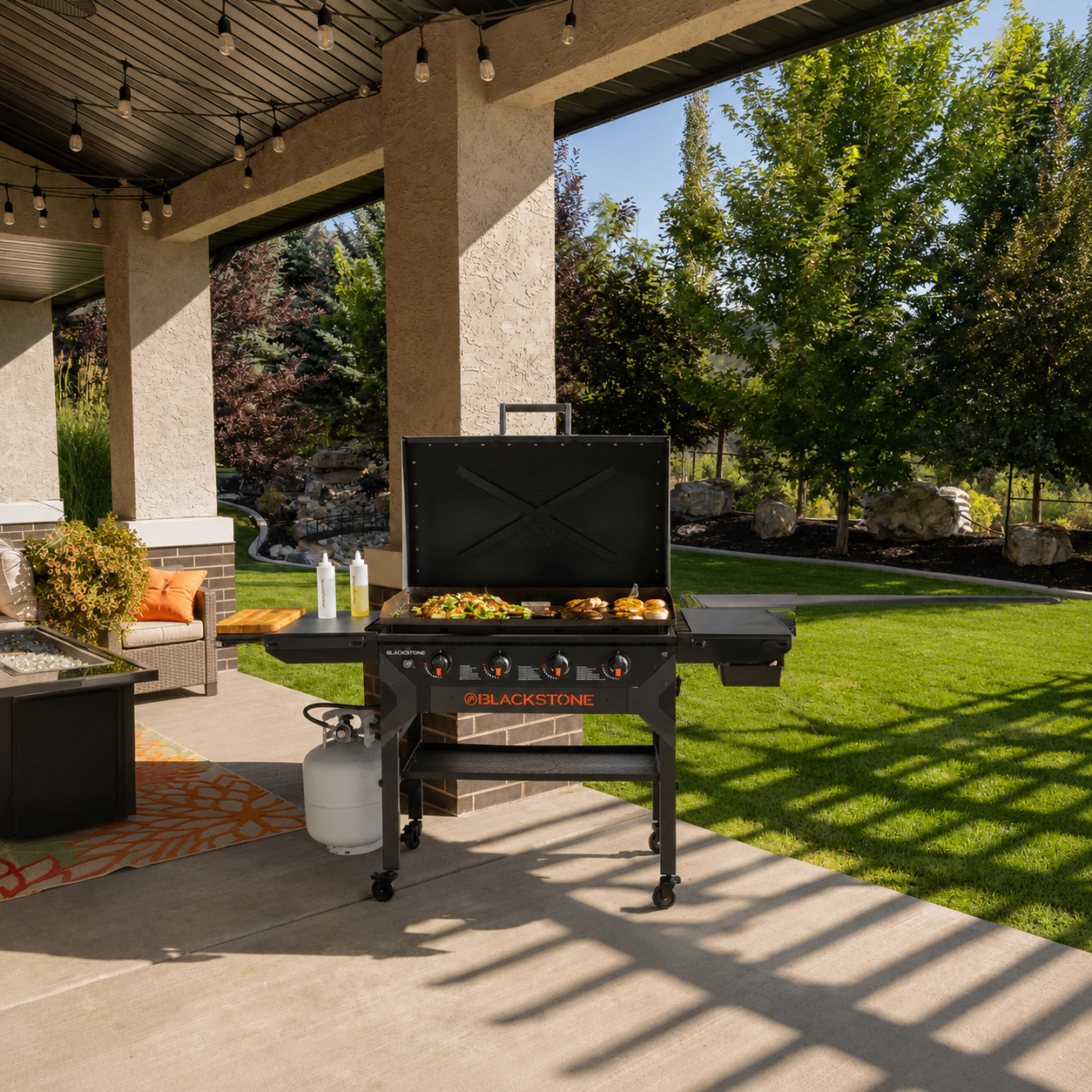 Grătar pe Gaz Blackstone 36" Iron Forged - Plită Plancha Profesională cu 4 Arzătoare și Capac